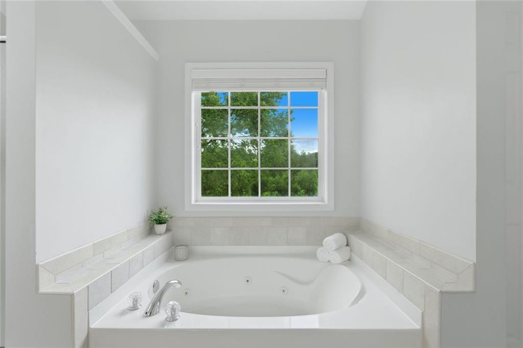 504 Crestview Court