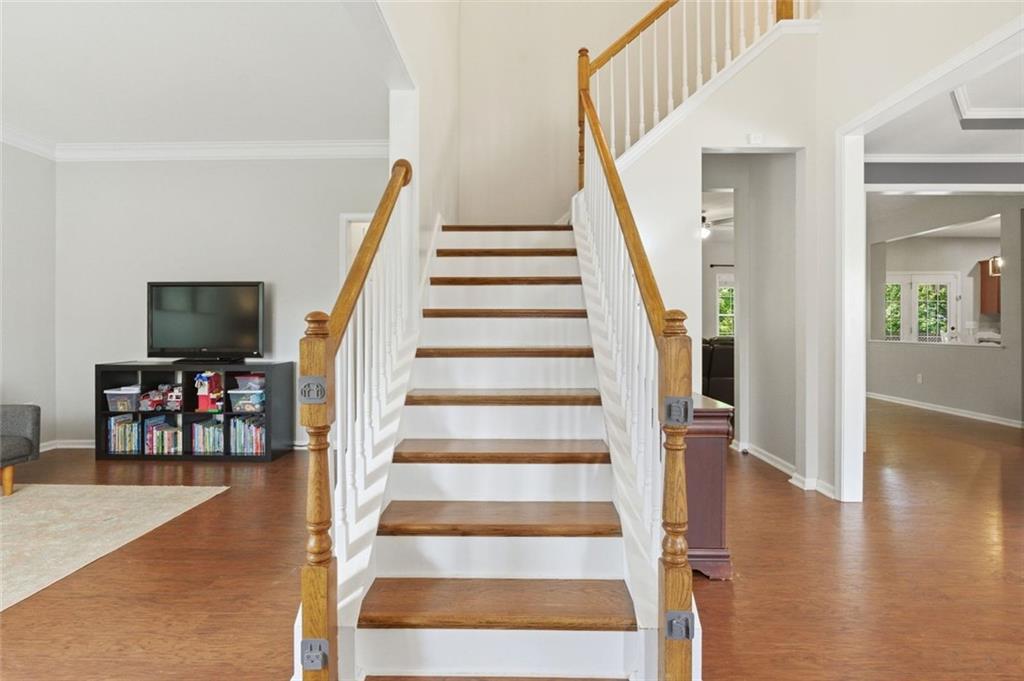 504 Crestview Court