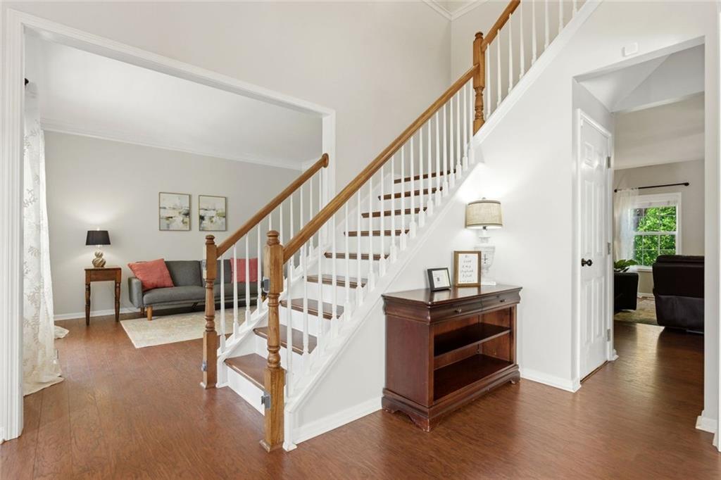 504 Crestview Court