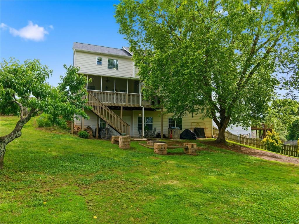 504 Crestview Court