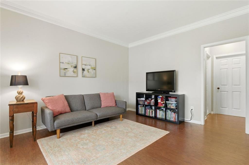 504 Crestview Court