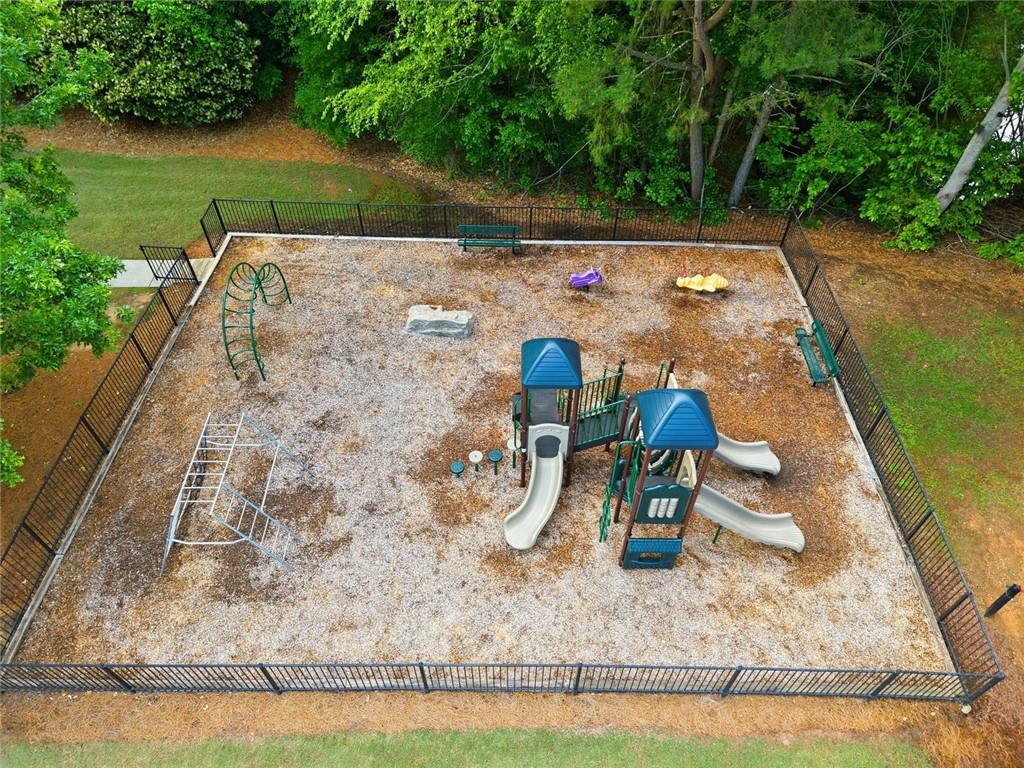 504 Crestview Court