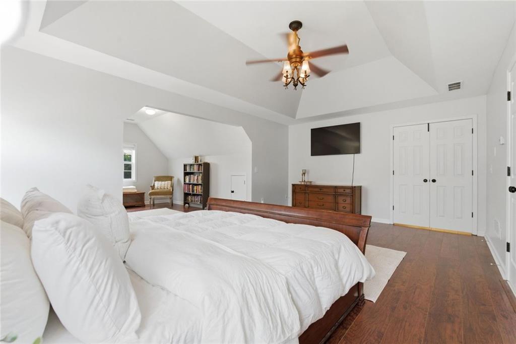 504 Crestview Court