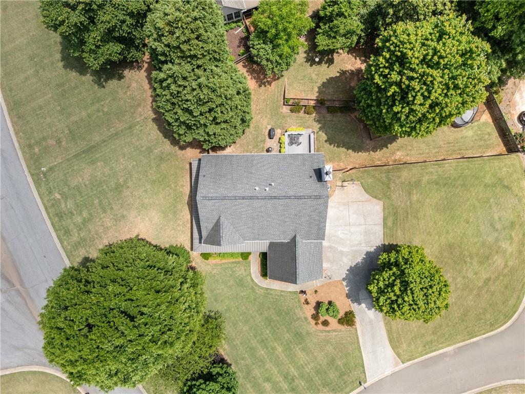 6405 Lake Trace