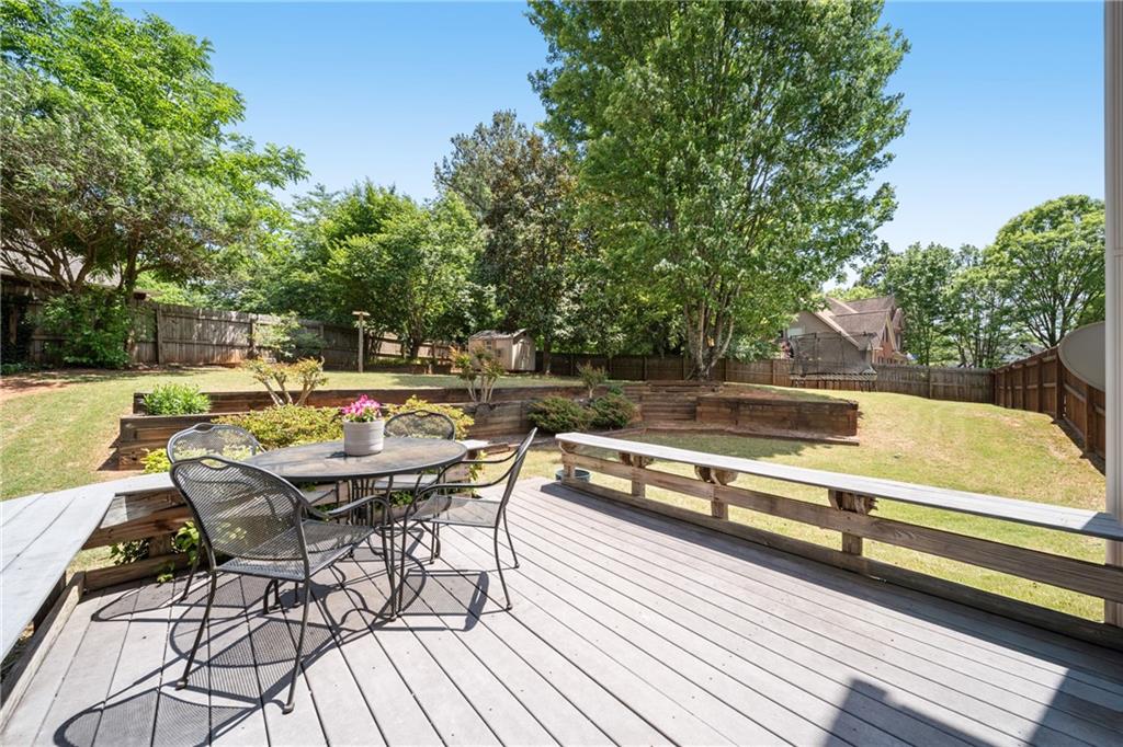 6405 Lake Trace