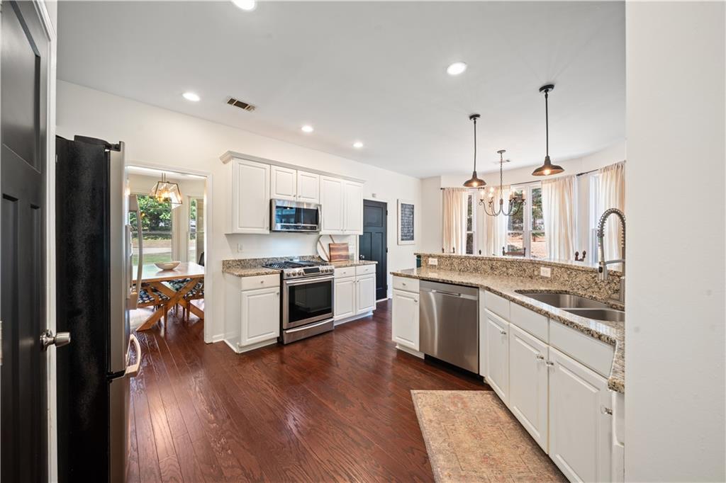 6405 Lake Trace