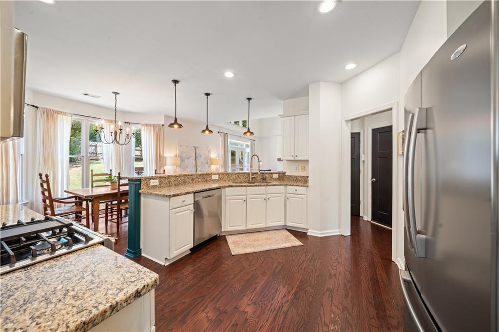 6405 Lake Trace