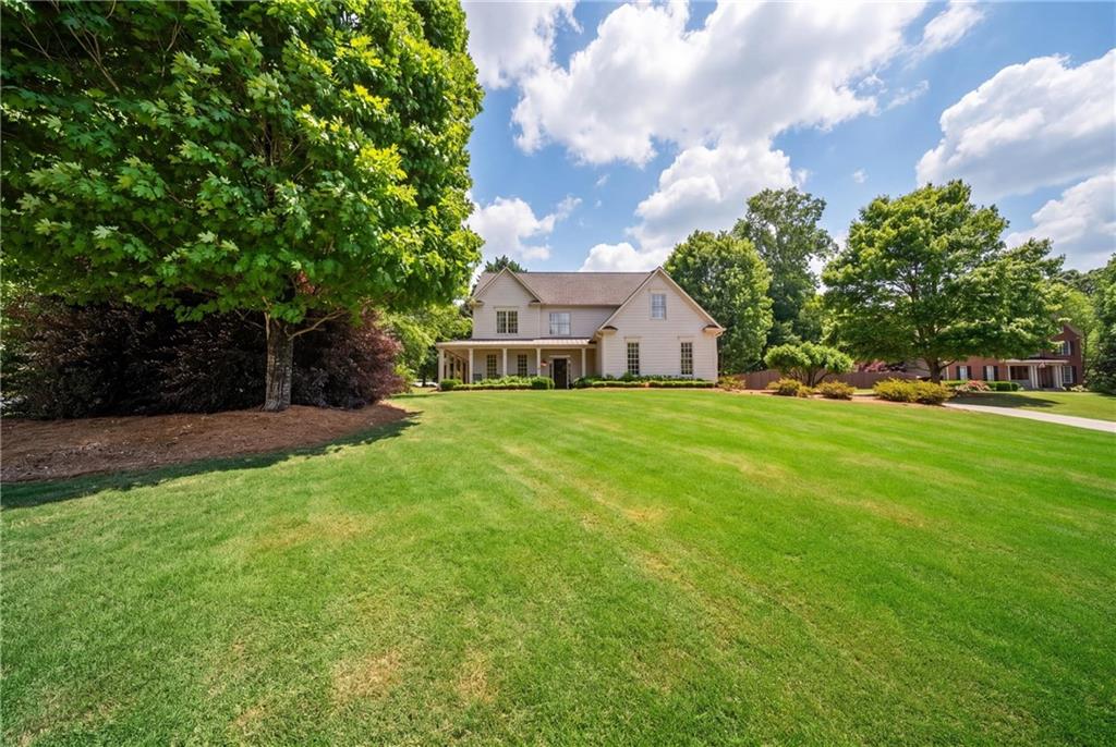 6405 Lake Trace