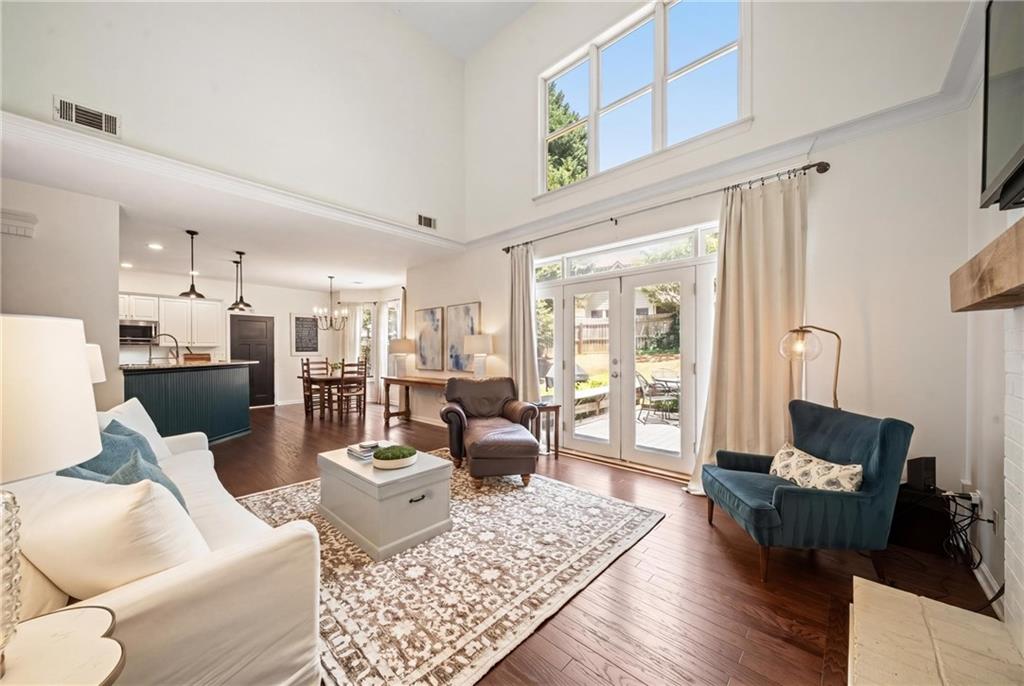 6405 Lake Trace