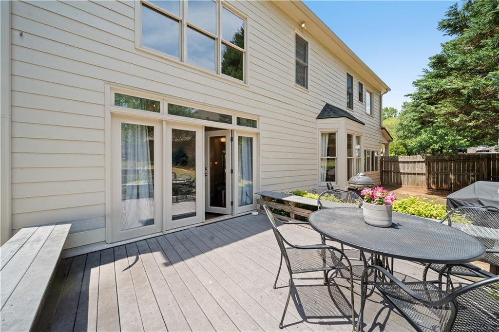 6405 Lake Trace