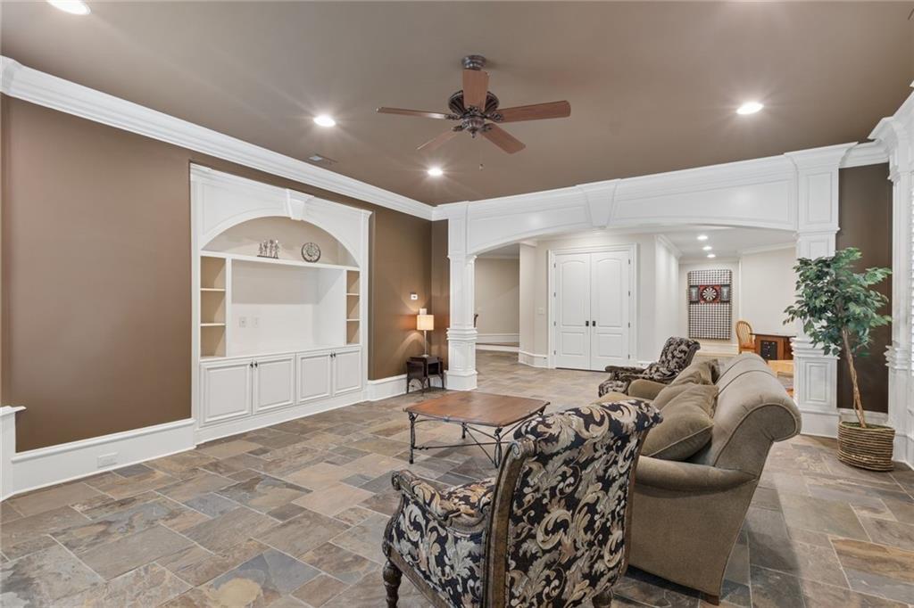 520 Ardsley Place