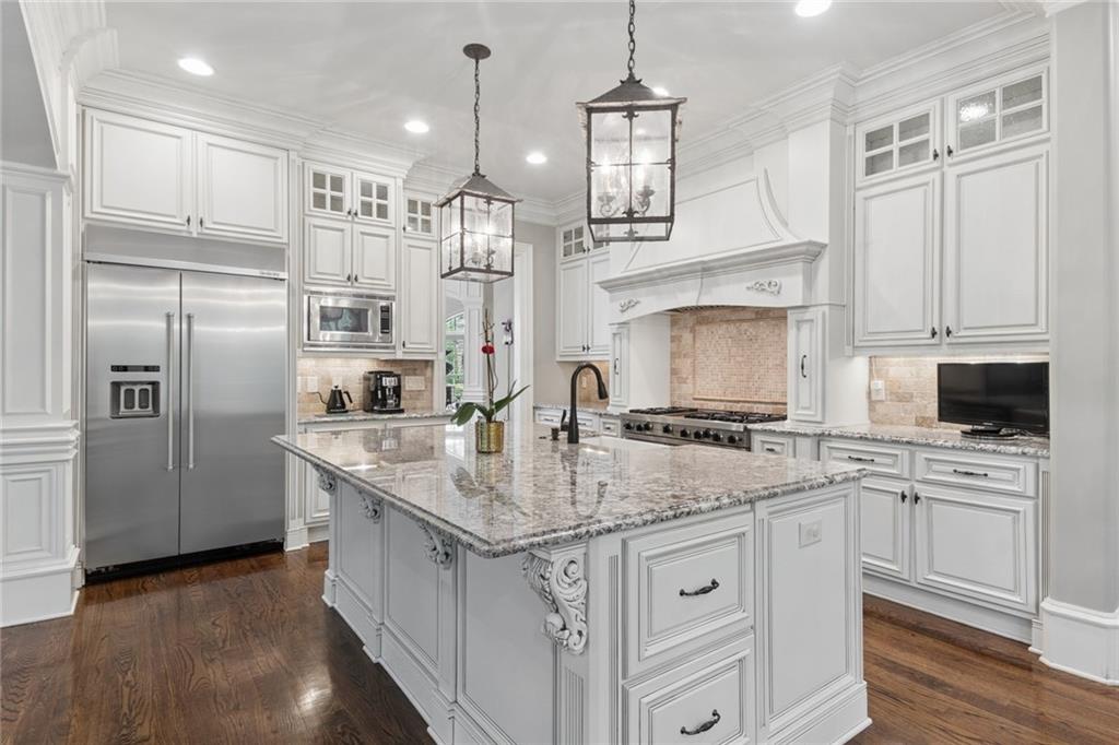 520 Ardsley Place