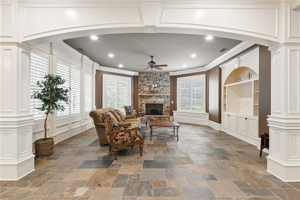 520 Ardsley Place