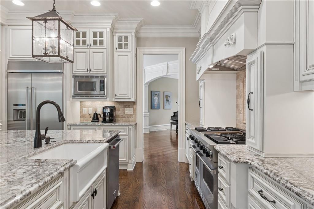 520 Ardsley Place