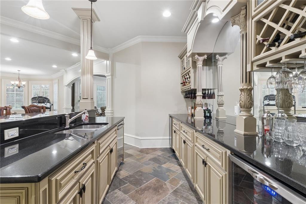 520 Ardsley Place
