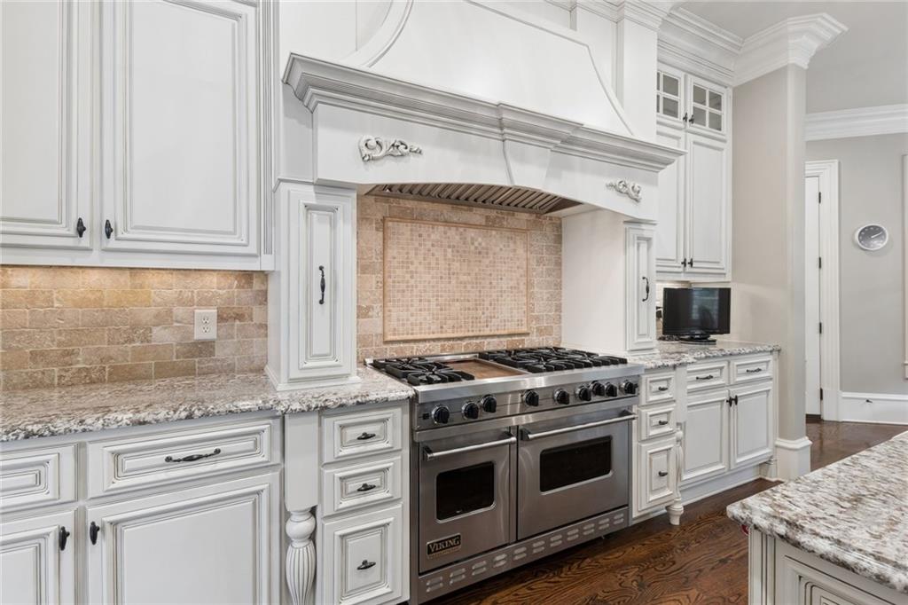 520 Ardsley Place