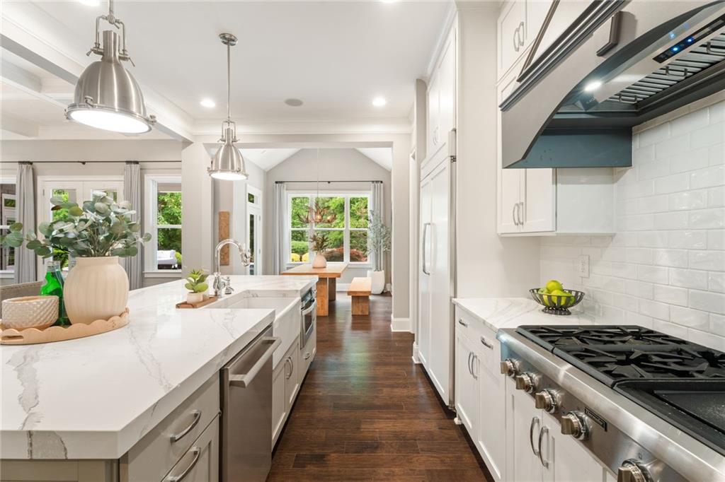 764 Creekside Bend