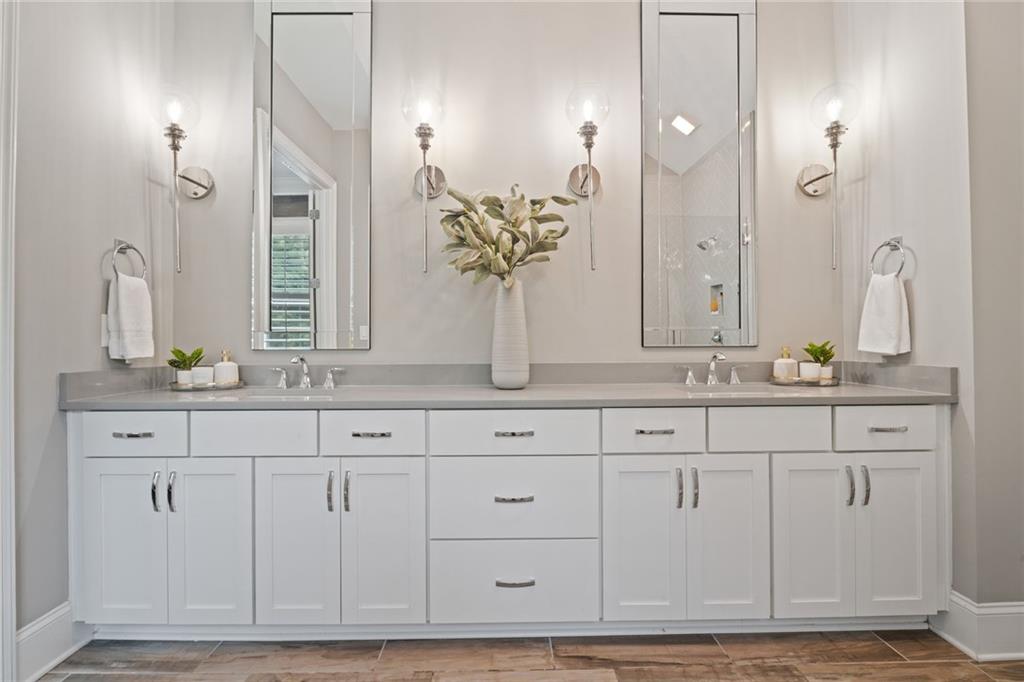 764 Creekside Bend
