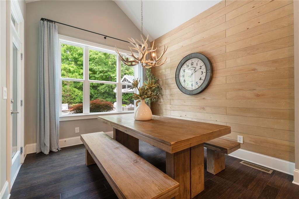764 Creekside Bend