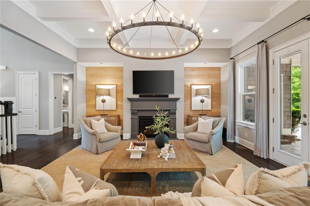 764 Creekside Bend
