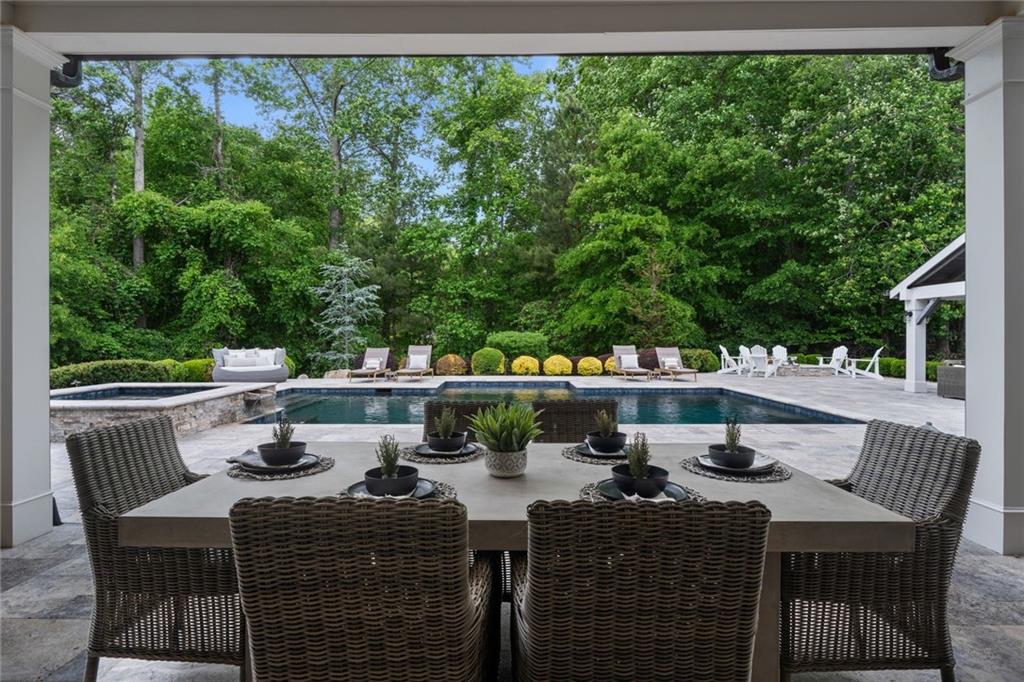 764 Creekside Bend