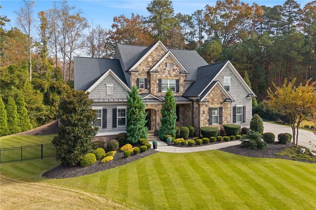 764 Creekside Bend