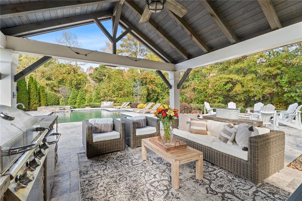 764 Creekside Bend
