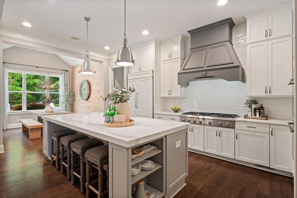 764 Creekside Bend