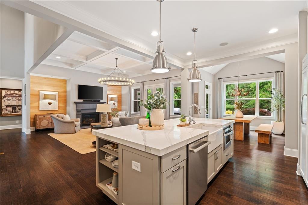 764 Creekside Bend