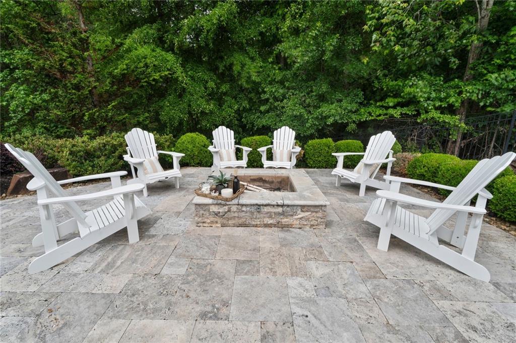 764 Creekside Bend