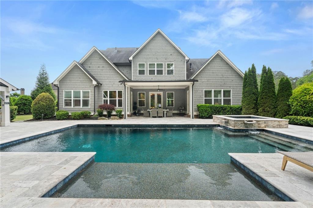 764 Creekside Bend