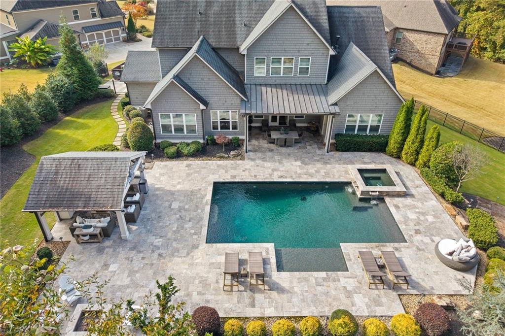 764 Creekside Bend