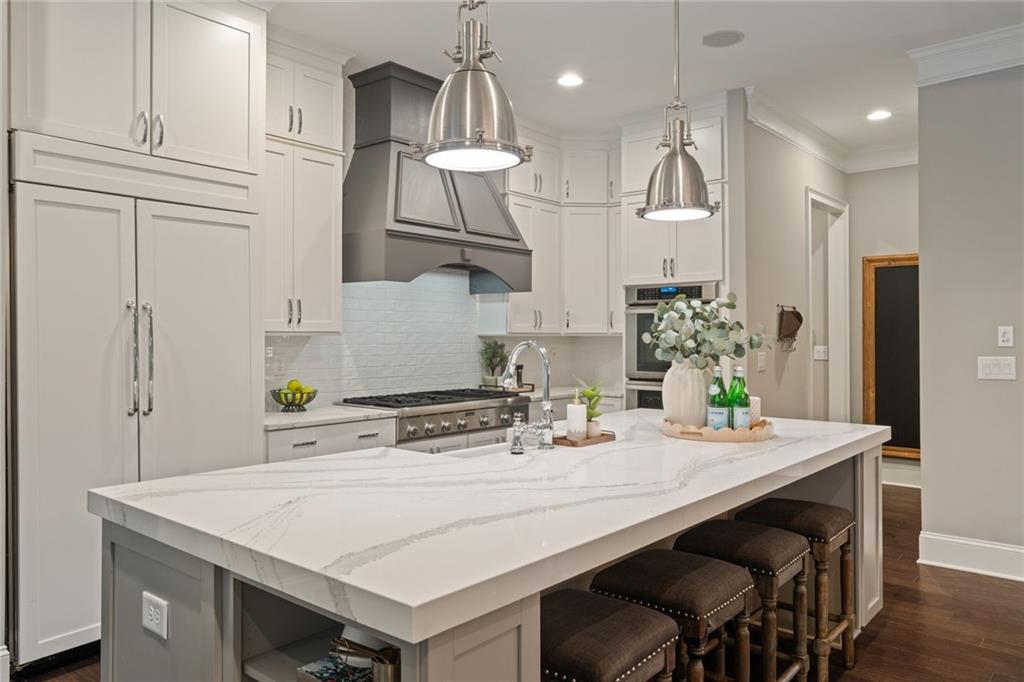 764 Creekside Bend