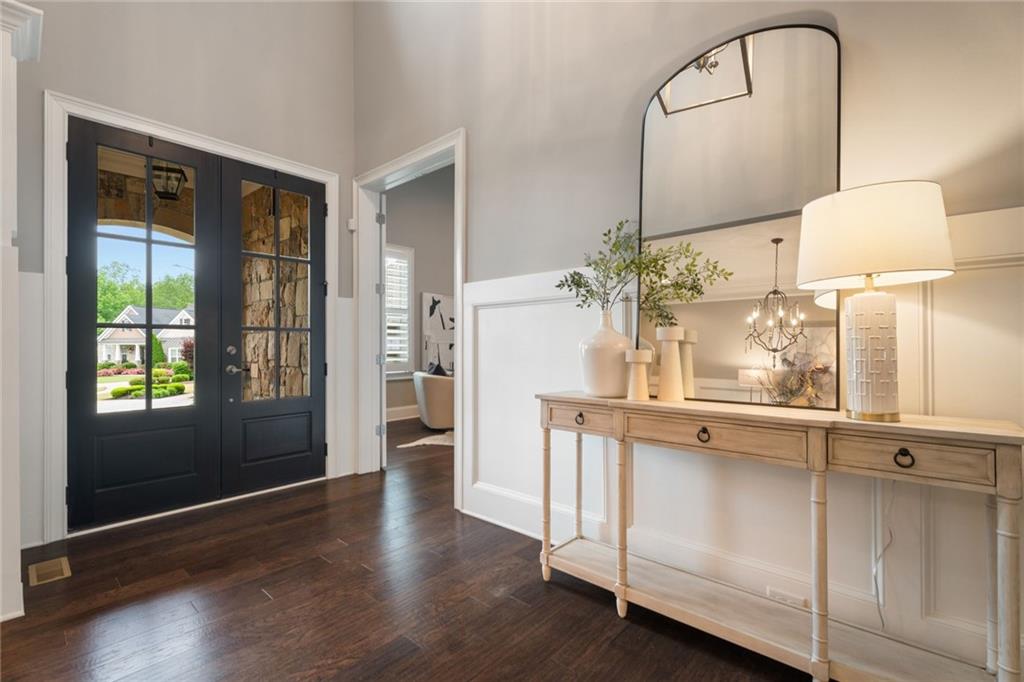 764 Creekside Bend