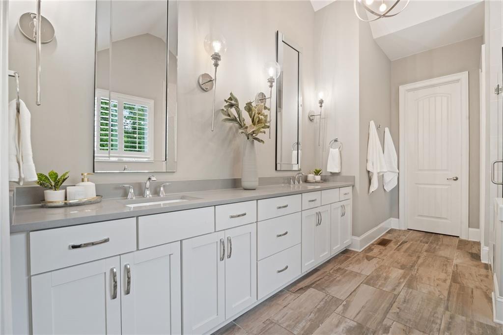 764 Creekside Bend