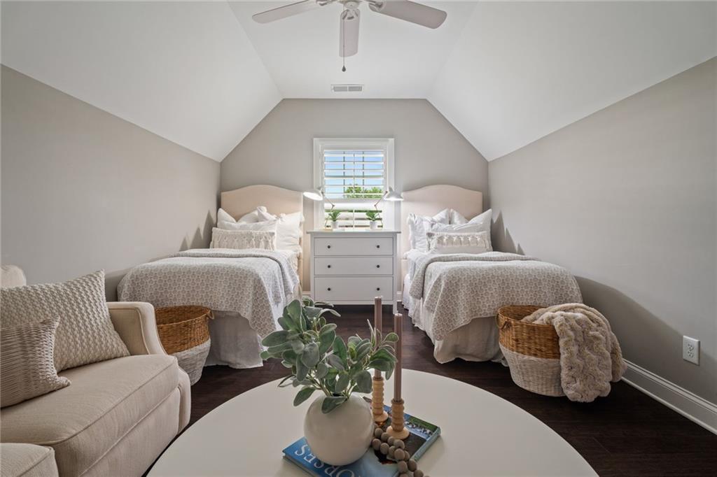 764 Creekside Bend