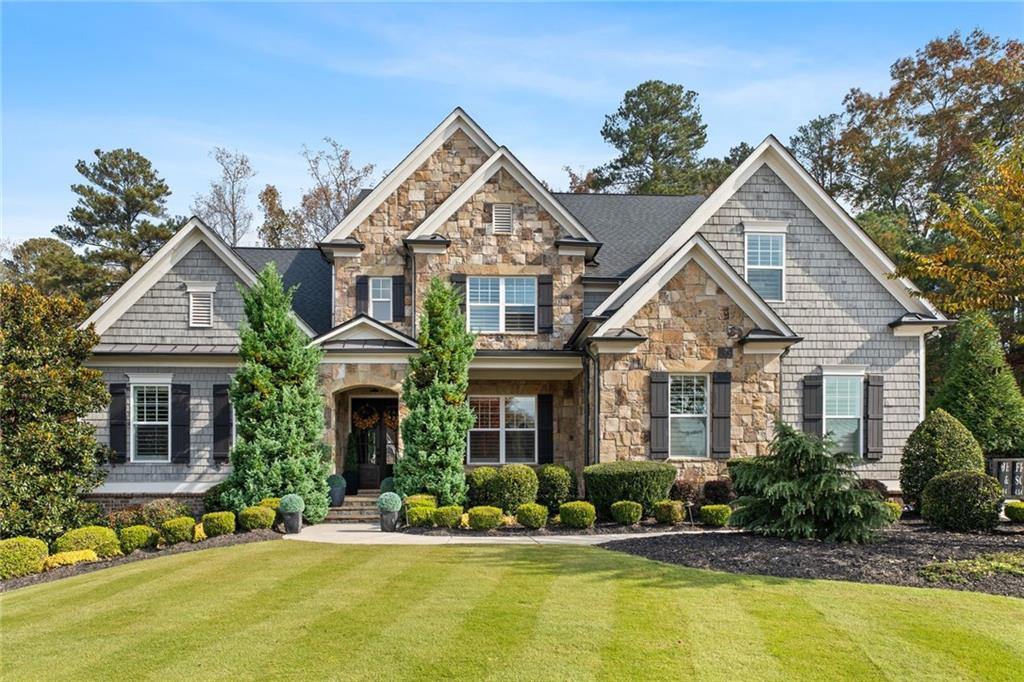 764 Creekside Bend