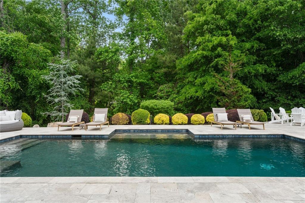 764 Creekside Bend