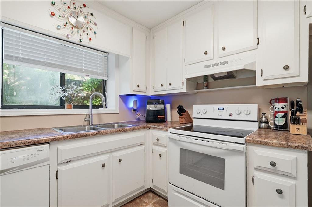 200 Villa Road Unit 103