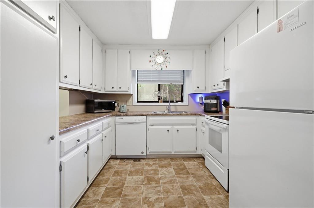 200 Villa Road Unit 103