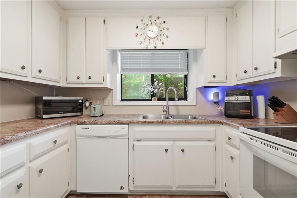 200 Villa Road Unit 103