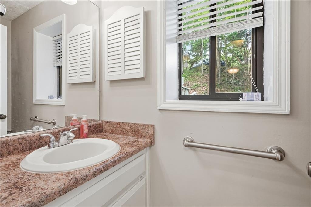 200 Villa Road Unit 103