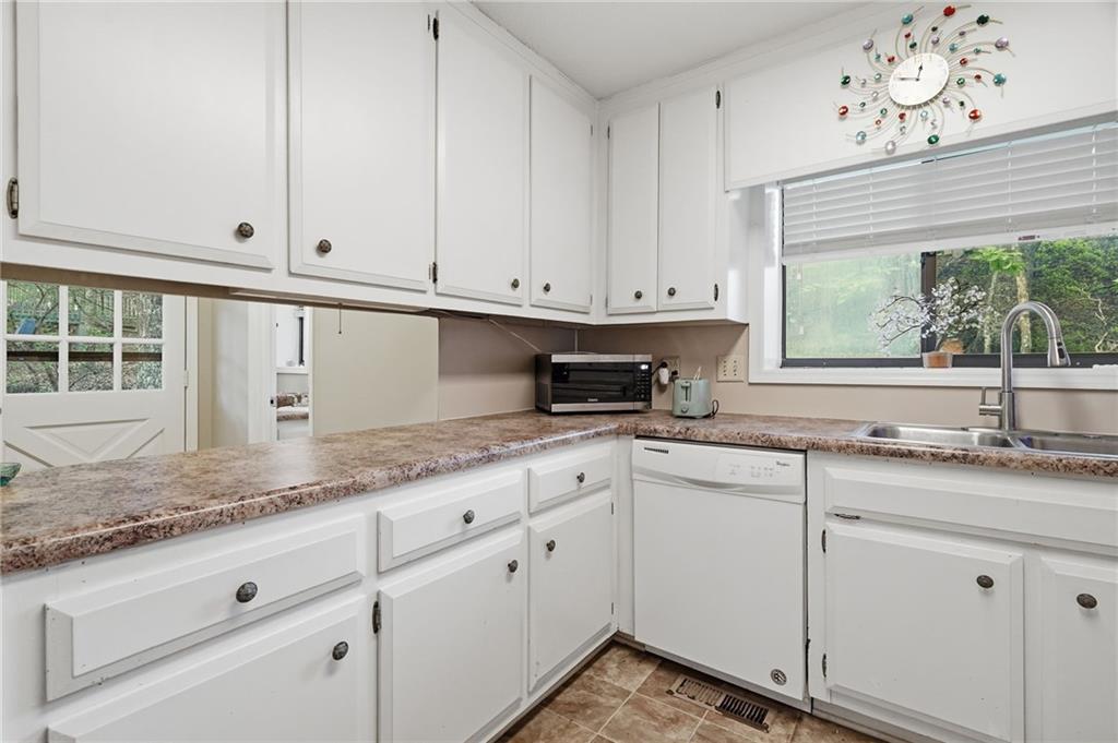 200 Villa Road Unit 103