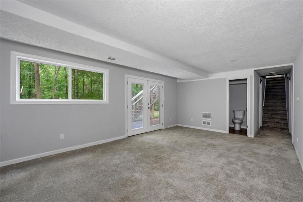 3189 Aspen Circle
