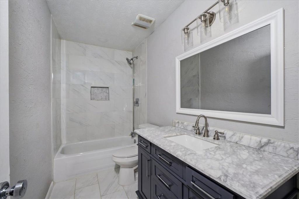 3189 Aspen Circle