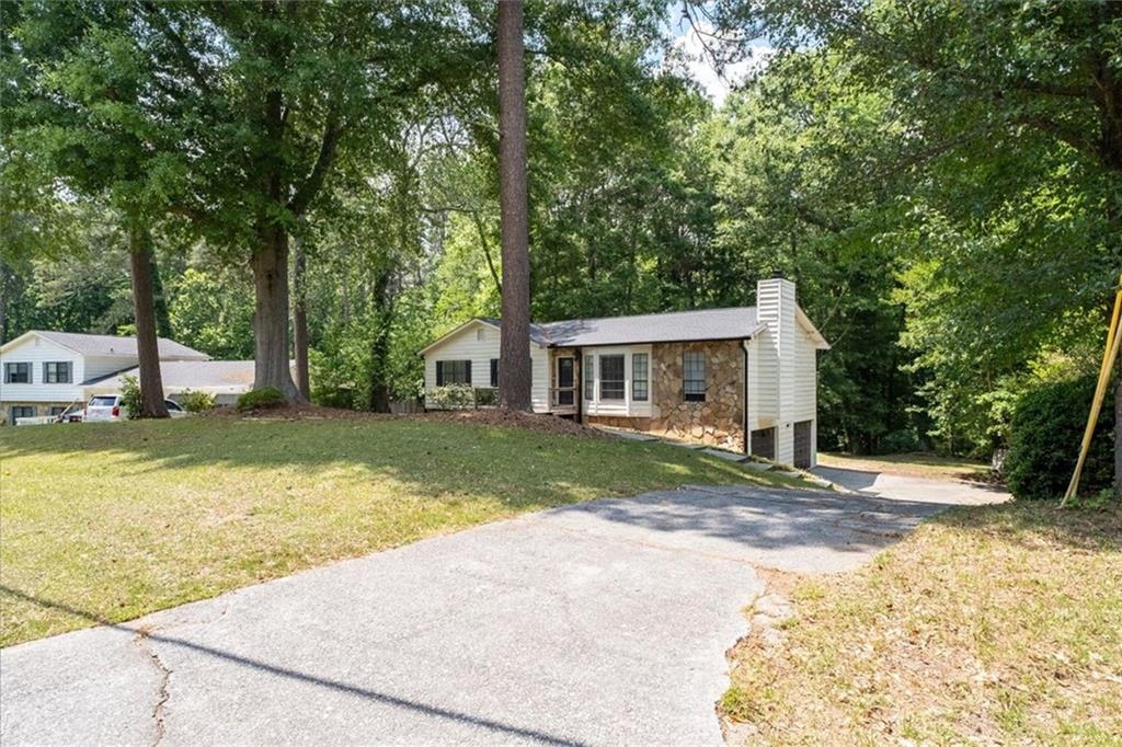 3189 Aspen Circle