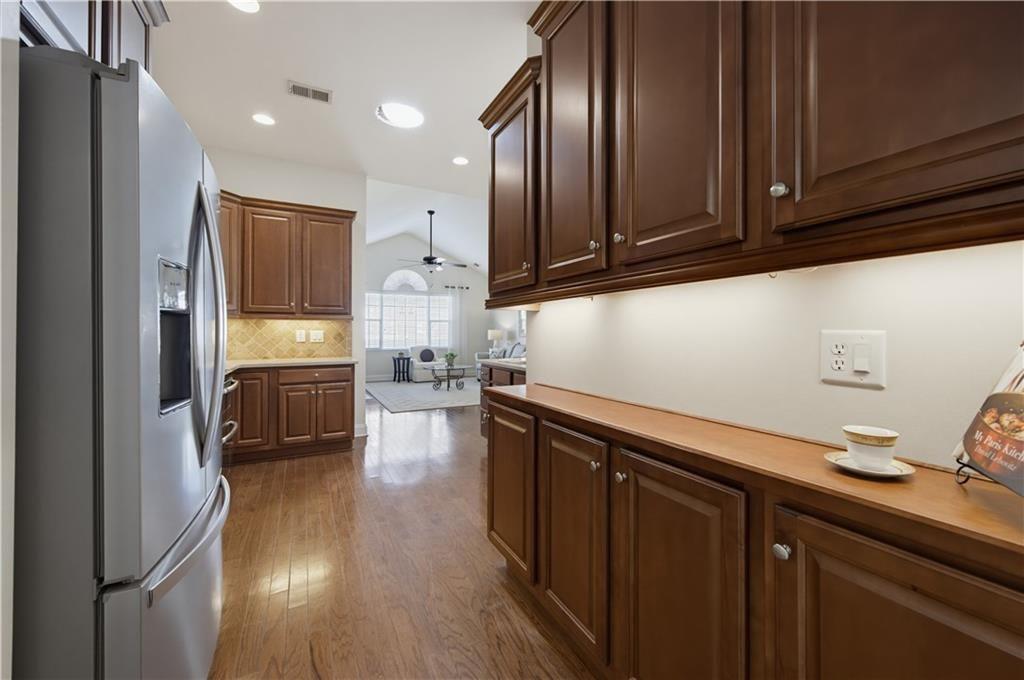 2711 Grapevine Circle