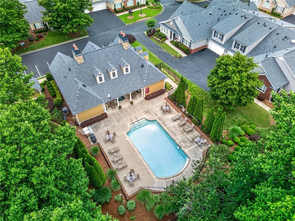 2711 Grapevine Circle