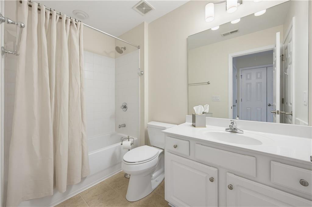 2711 Grapevine Circle