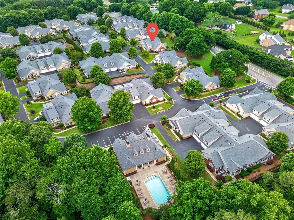 2711 Grapevine Circle
